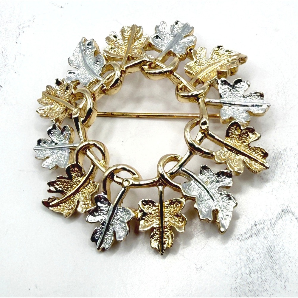 Sarah Coventry Two Tone Leaf Wreath Brooch Gold Silver‎ 2" Vintage